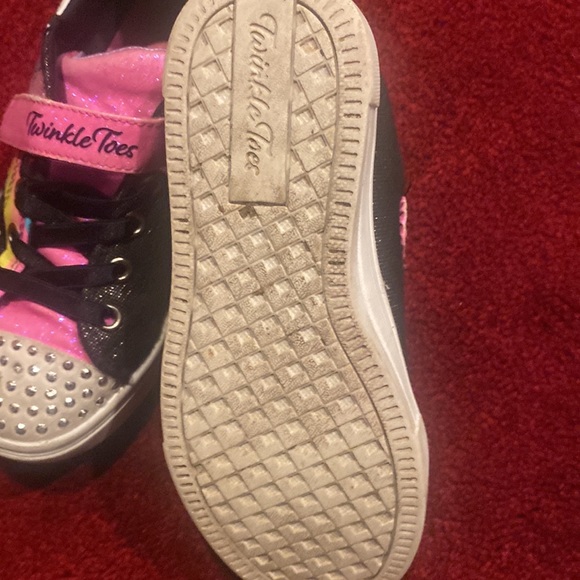 Twinkle Toes. Lights up - Picture 6 of 6